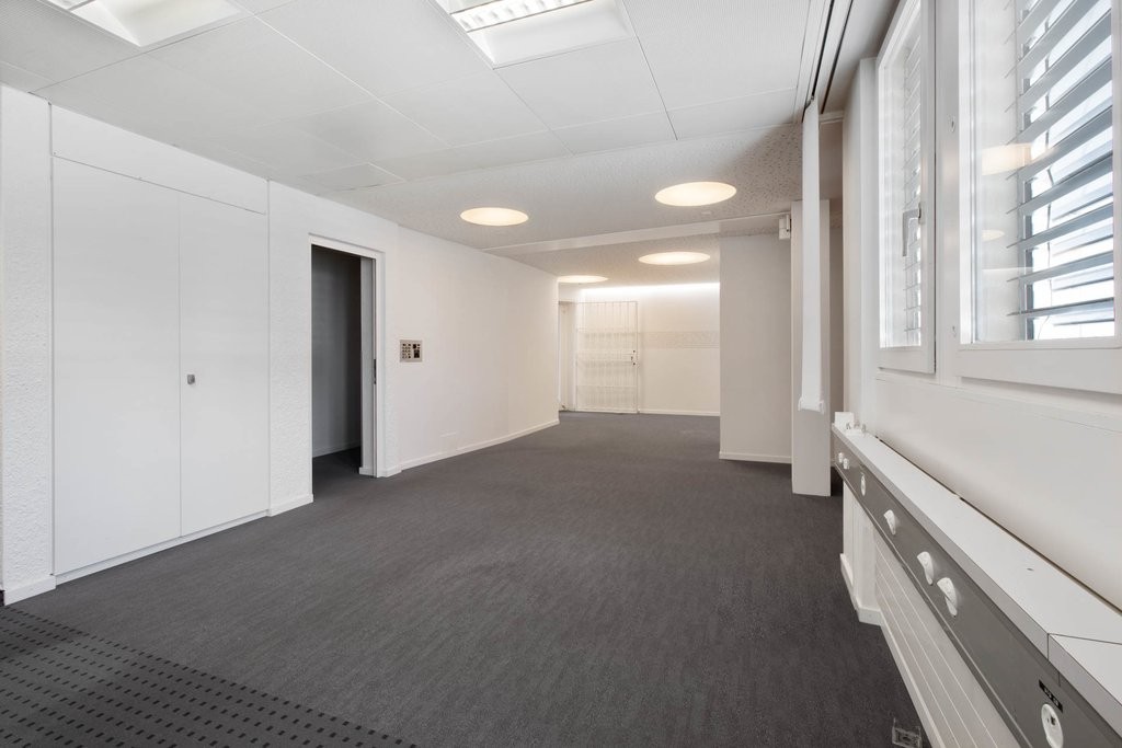 70m² office