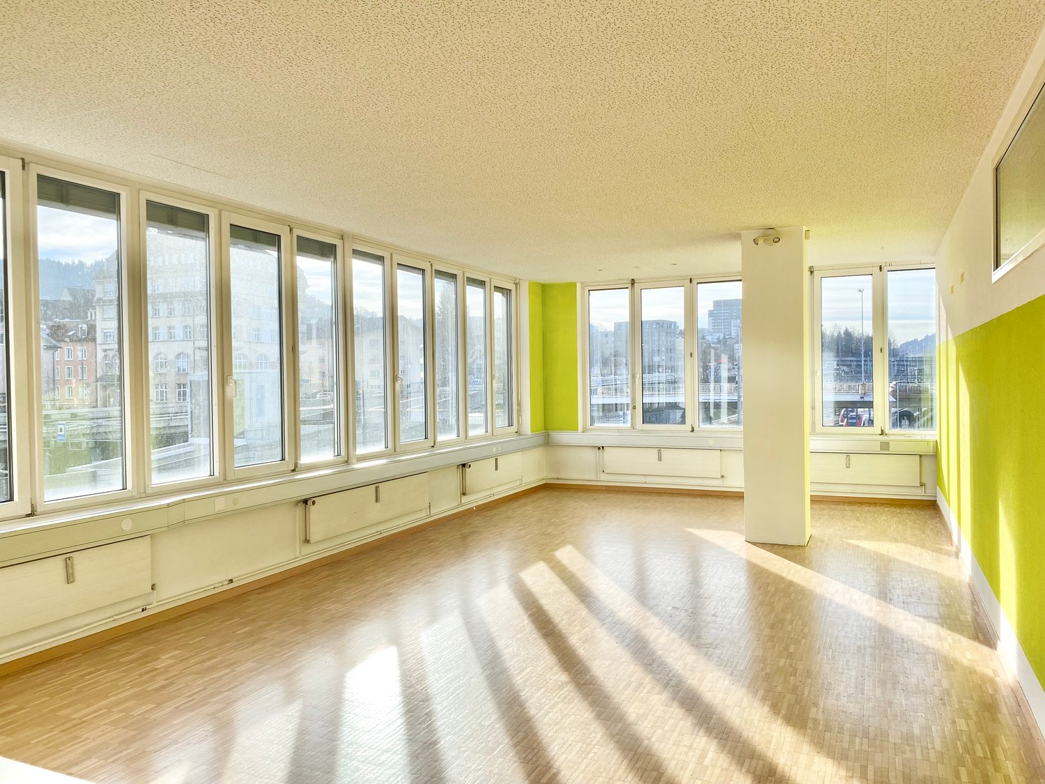 1900m² commerciale