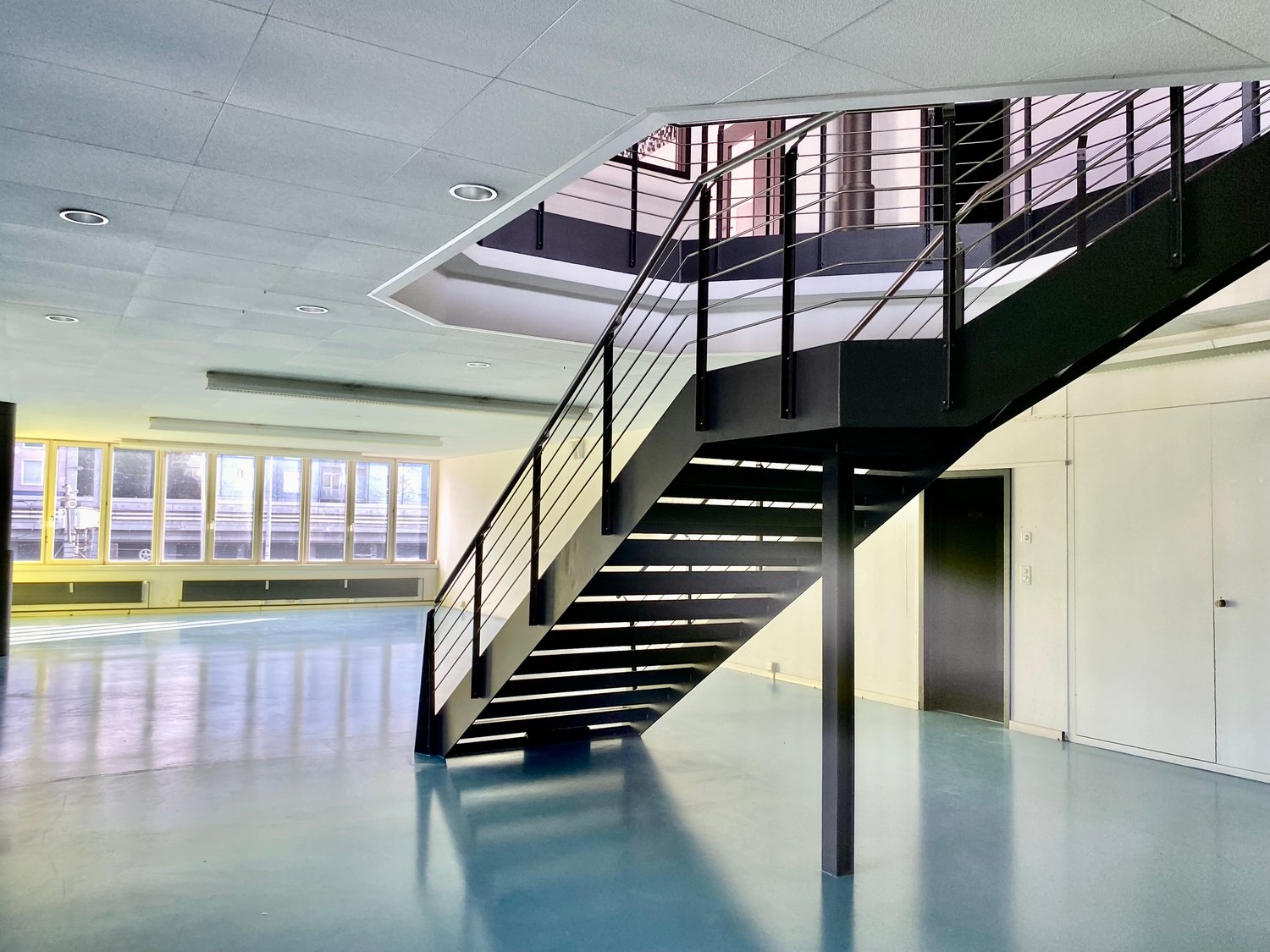 1900m² commerciale
