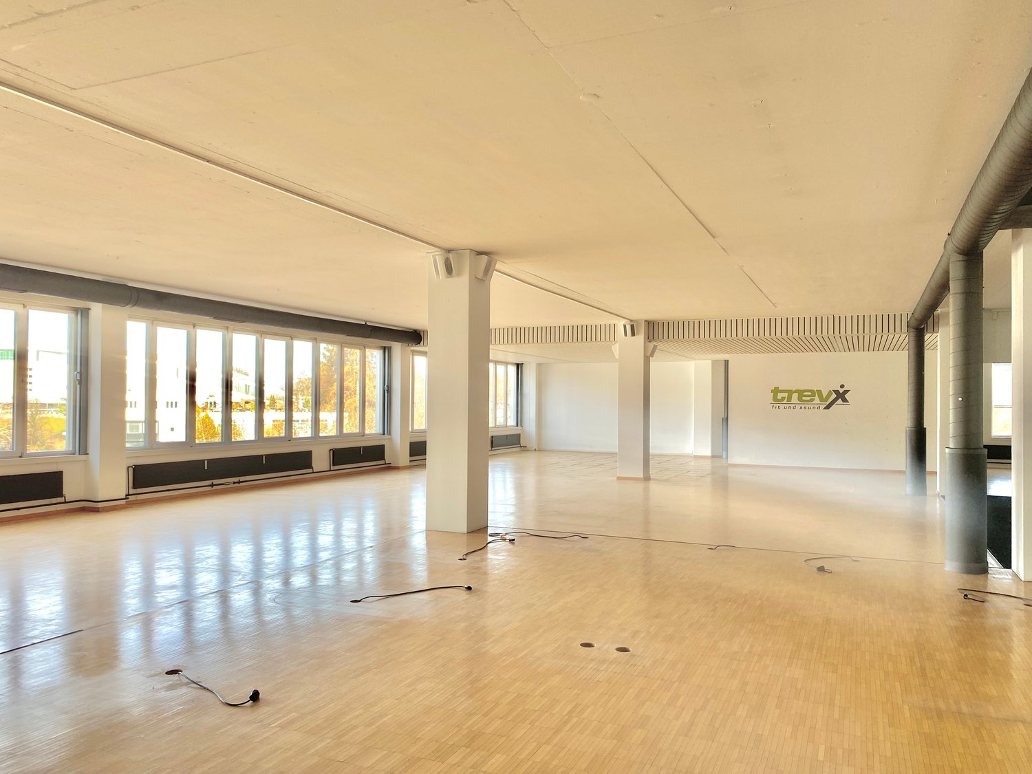 1900m² commerciale