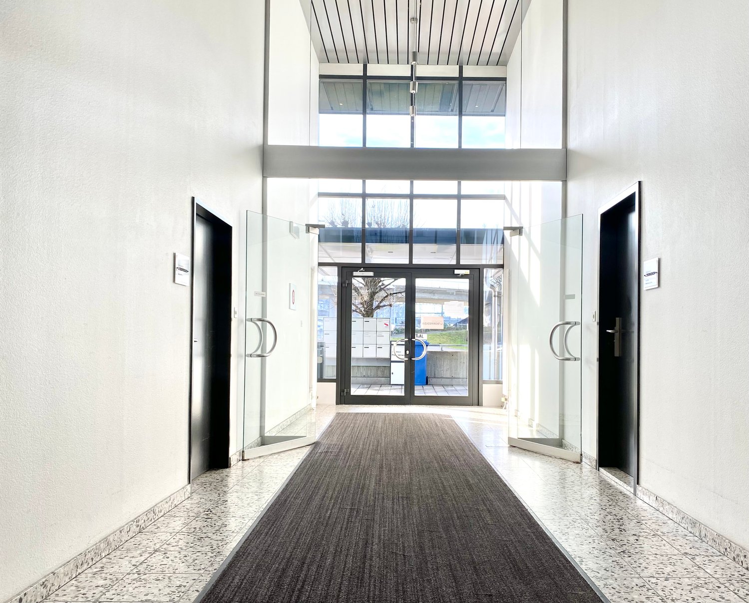1900m² commerciale