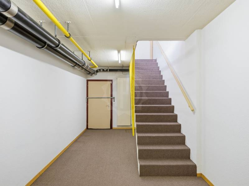 94m² arcade