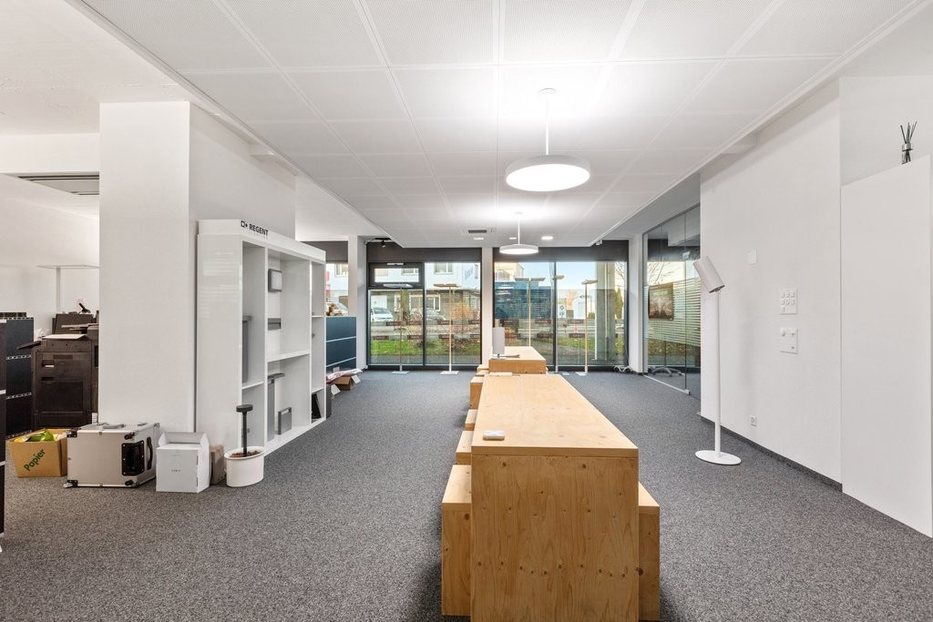 144m² commerciale