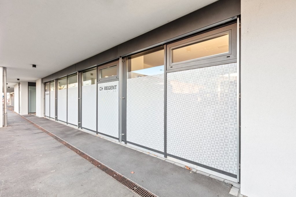 144m² commerciale