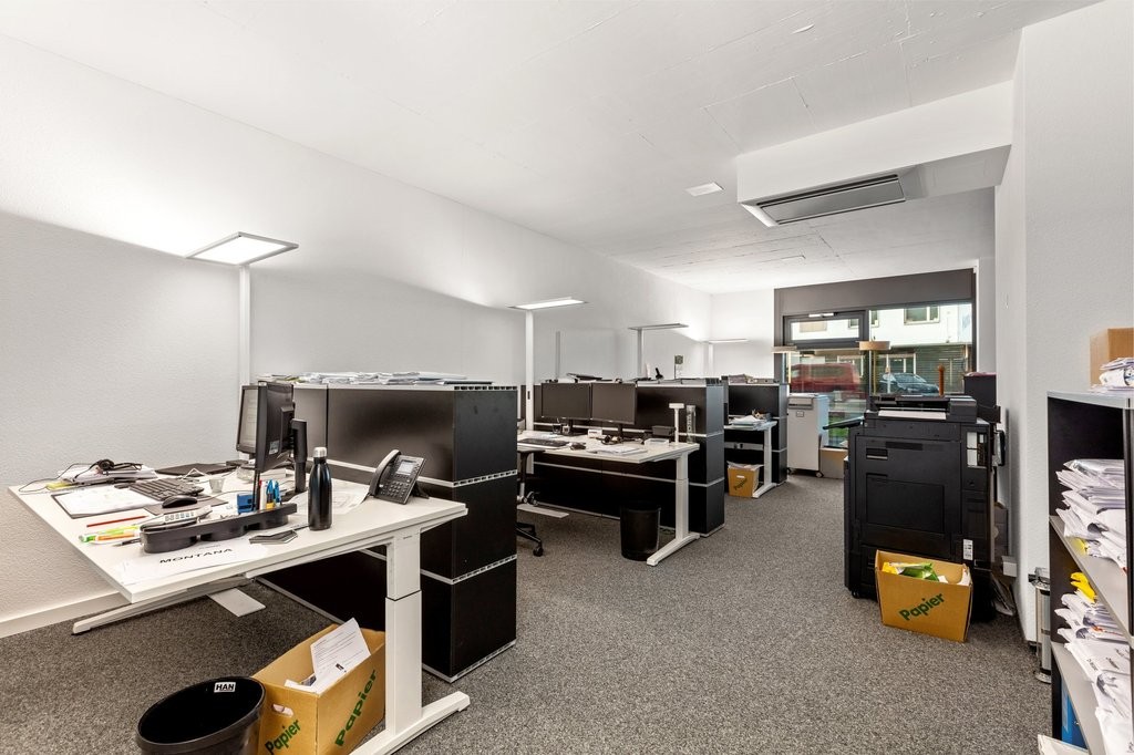 144m² commerciale