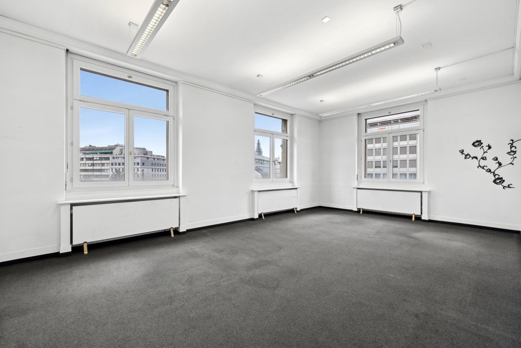 371m² ufficio, foto 3 di 10