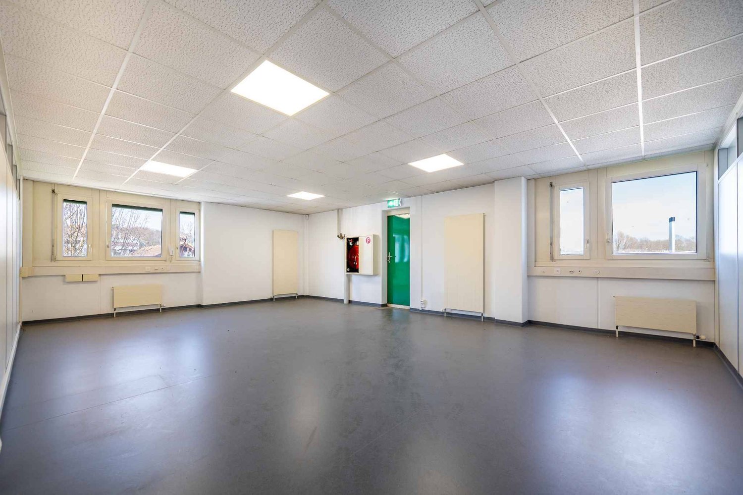 33m² office
