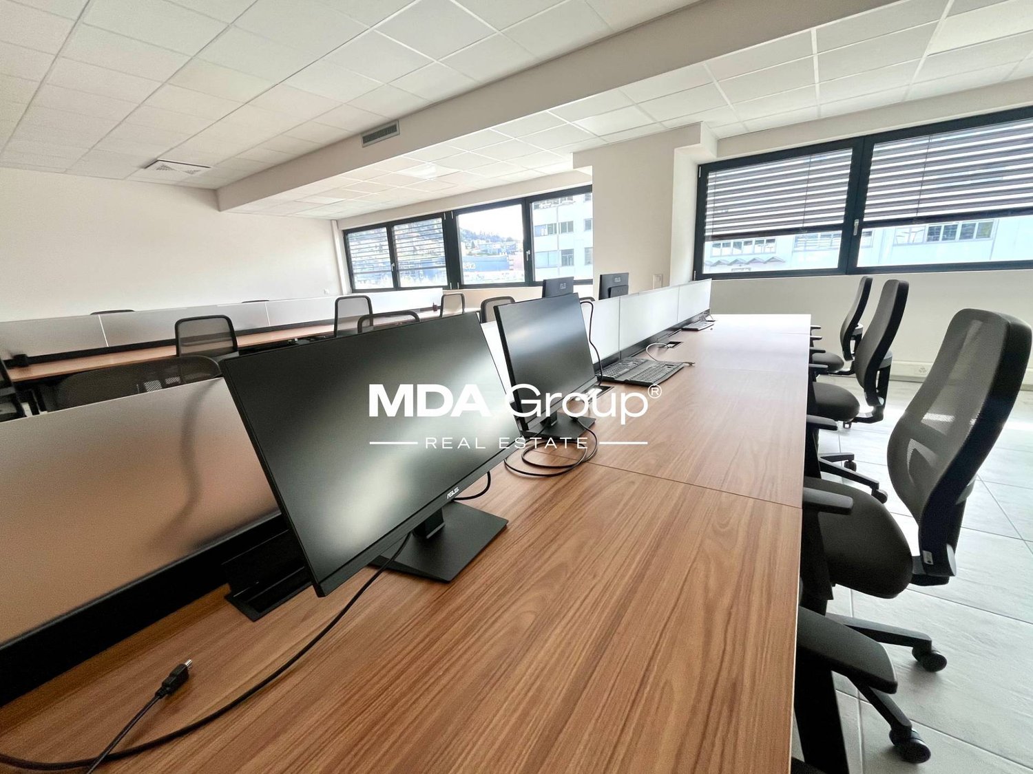 670m² bureau