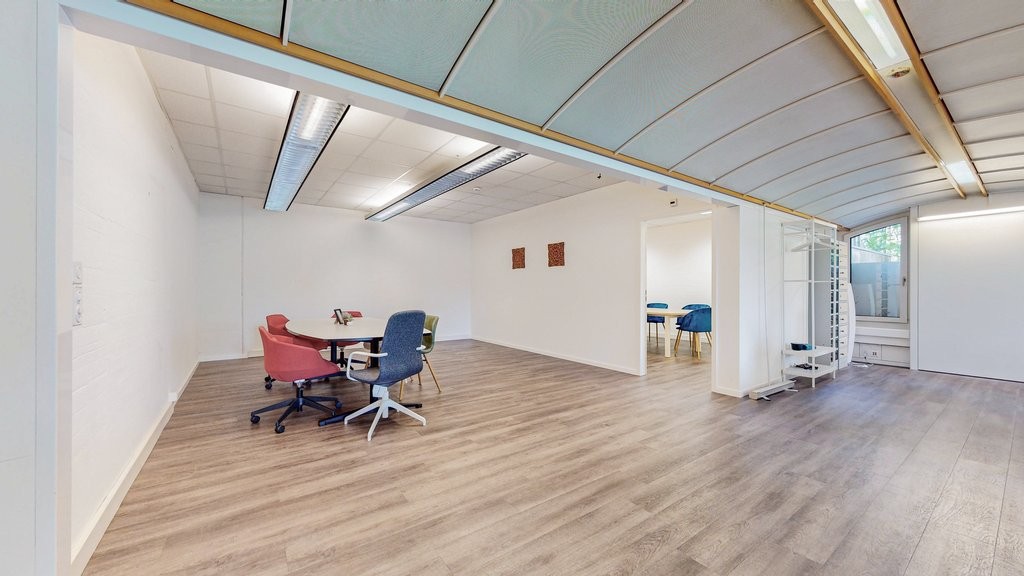 126m² office
