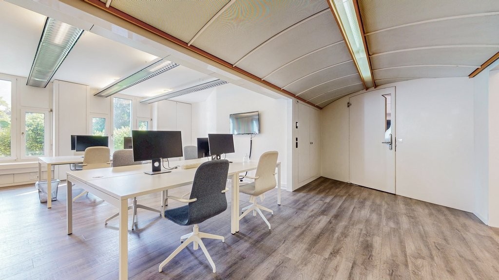 126m² office