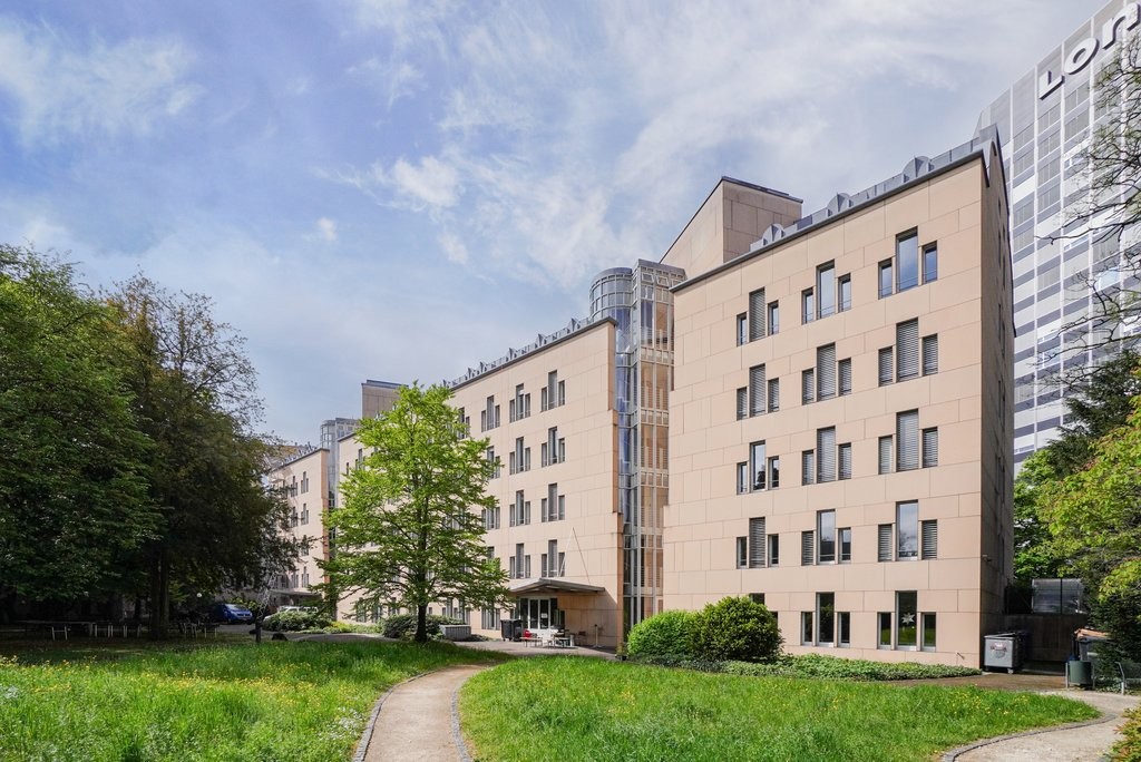 126m² office