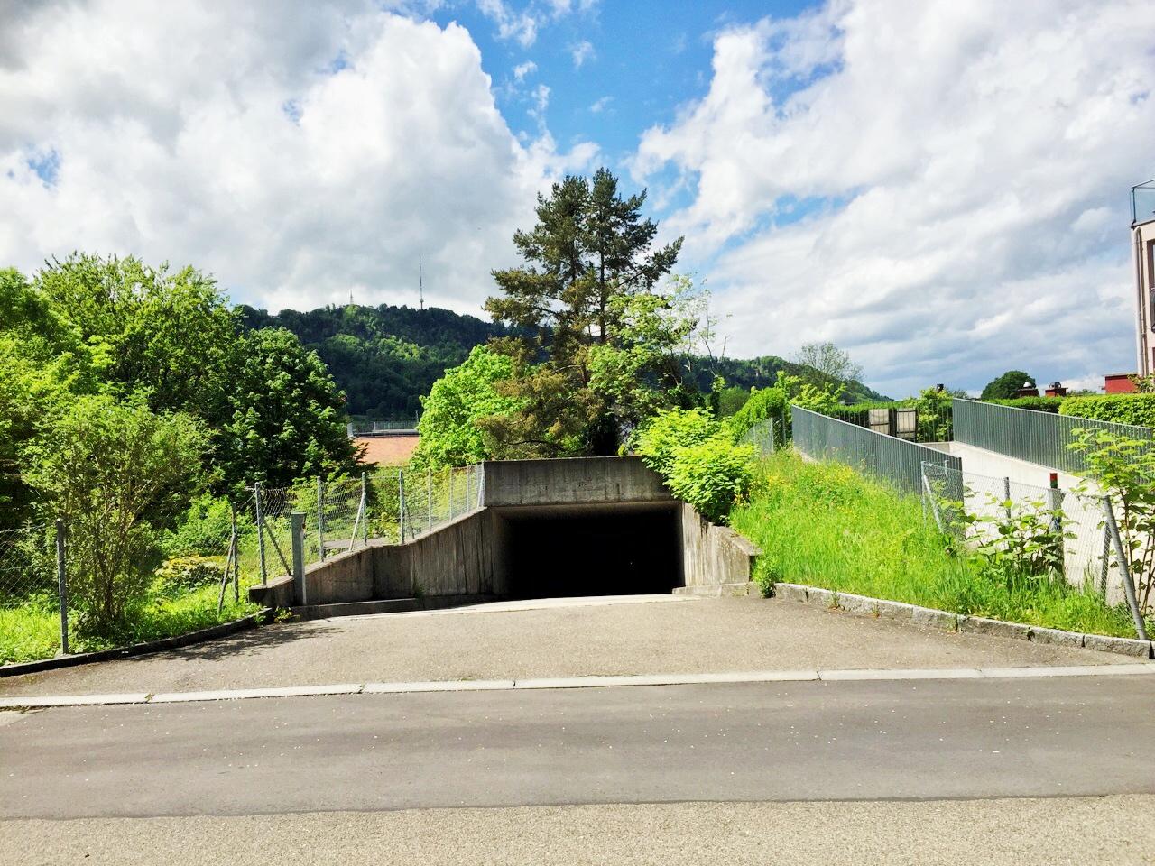 Posto per moto coperto