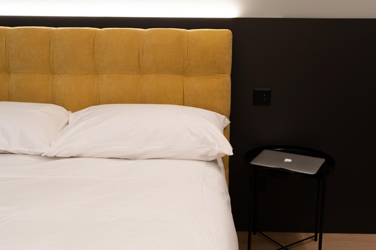 1 room single room