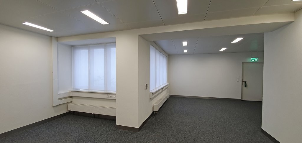 188m² shop