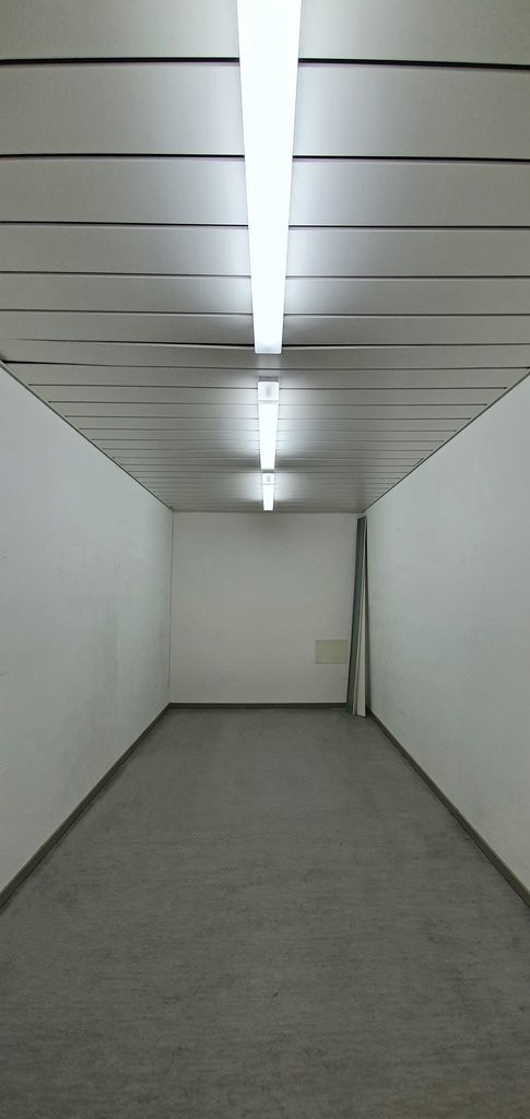 188m² shop