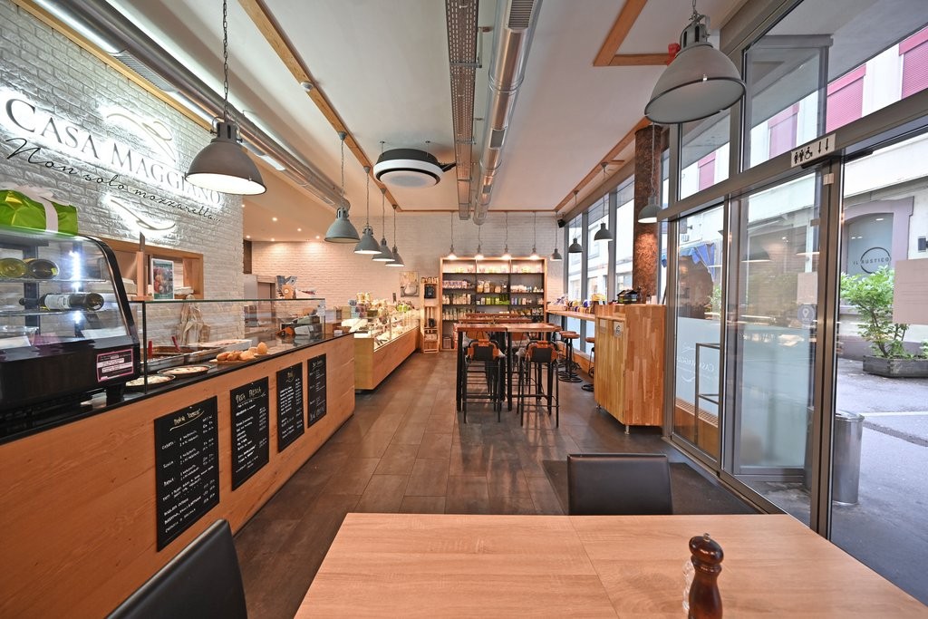 316m² negozio