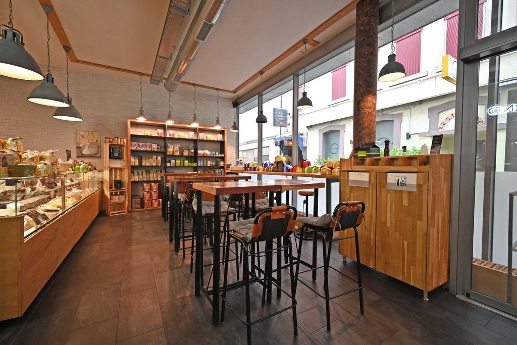 316m² negozio