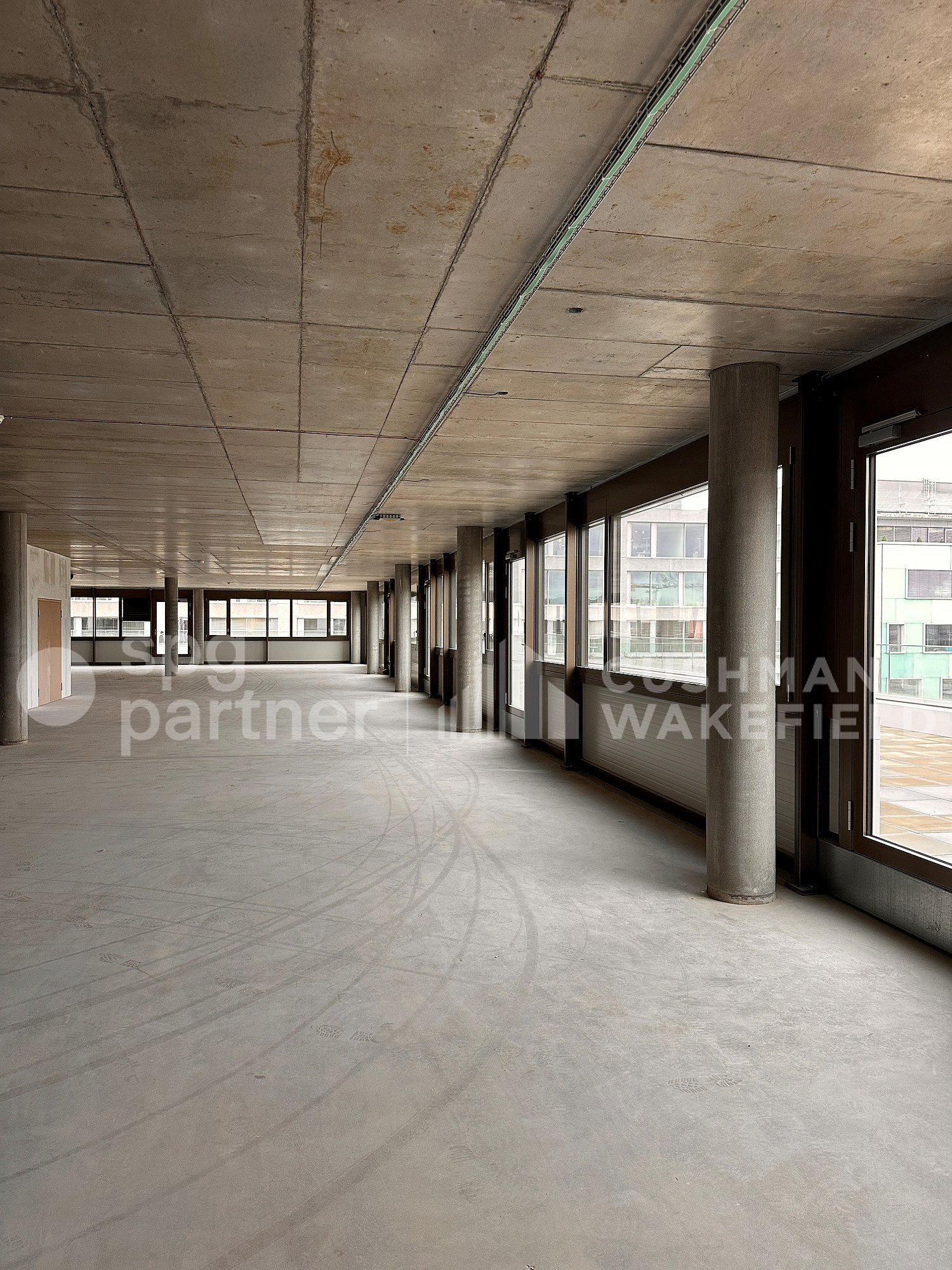 1145m² commercial