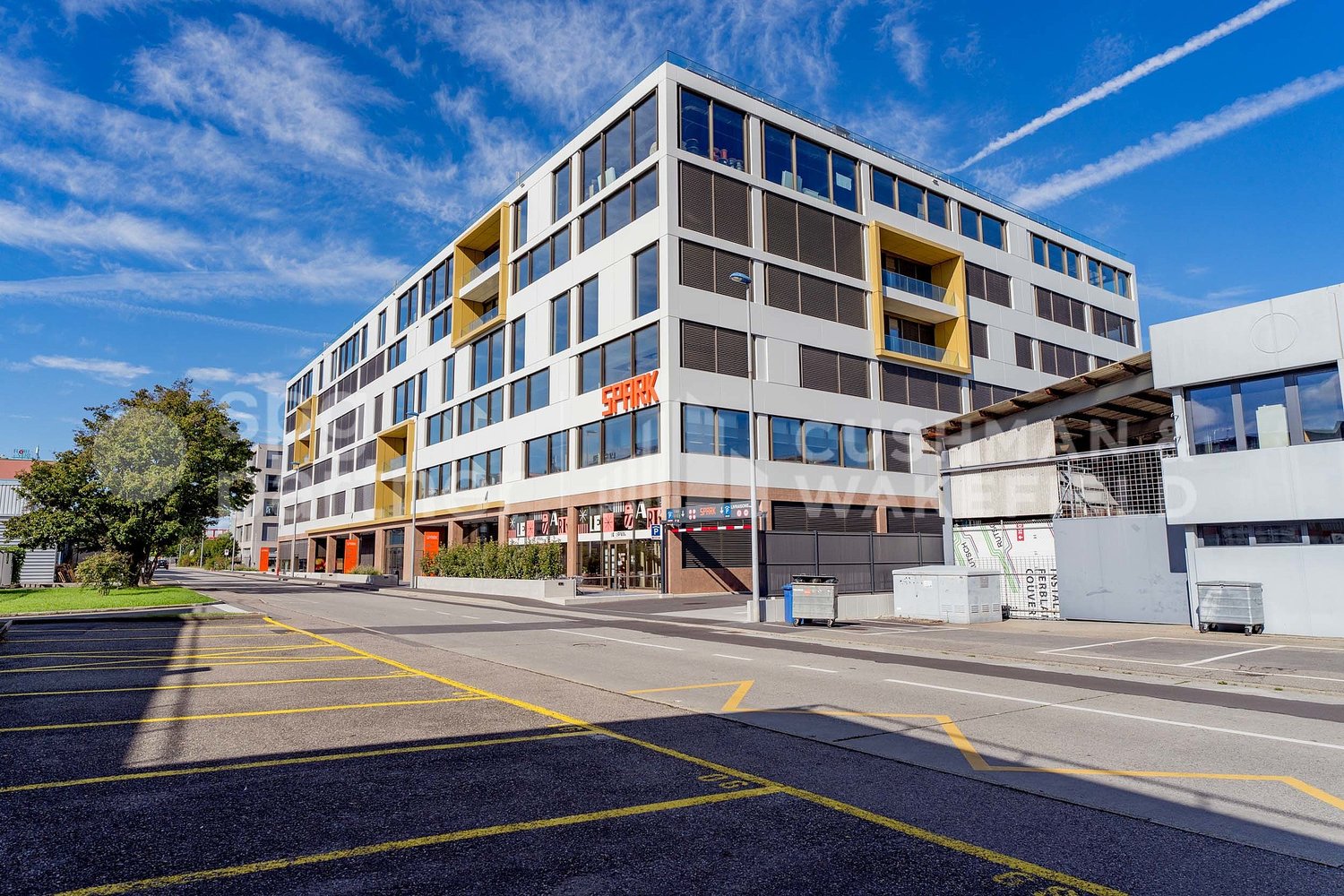 1145m² commercial