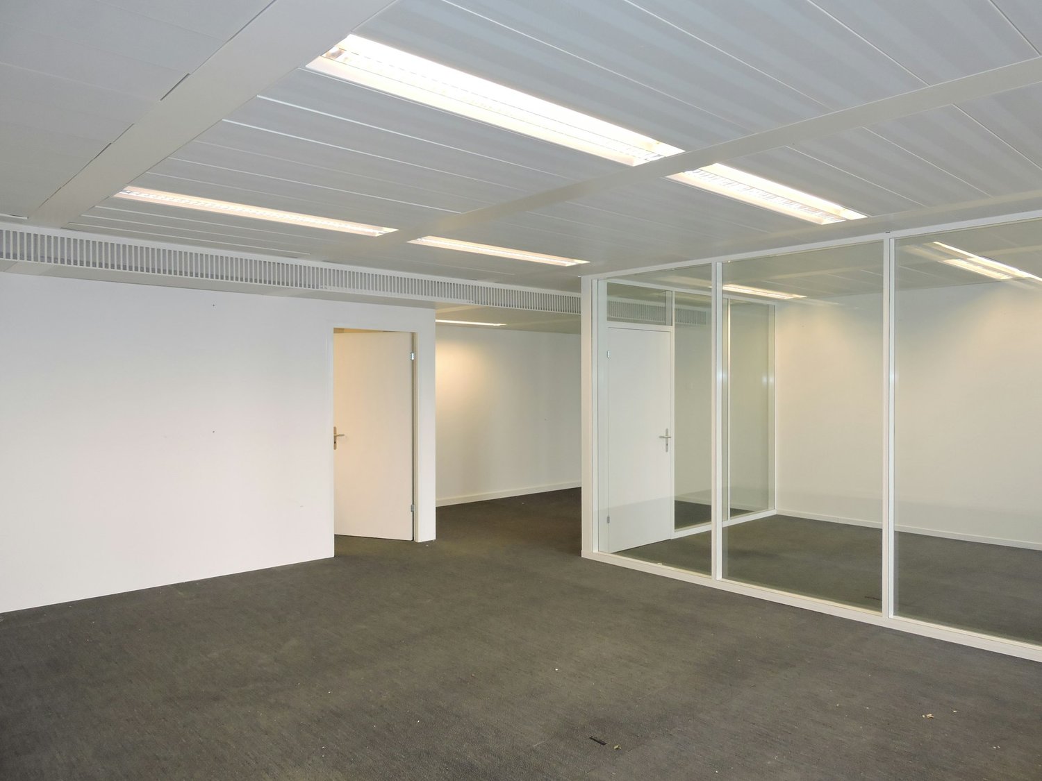 95m² ufficio, foto 1 di 8