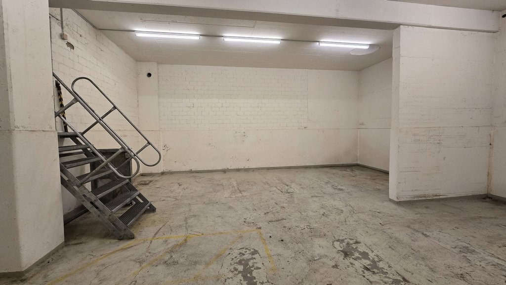 73m² locale magazzino