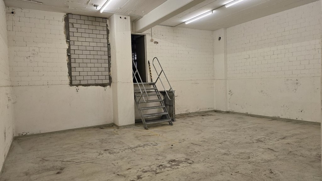 73m² locale magazzino