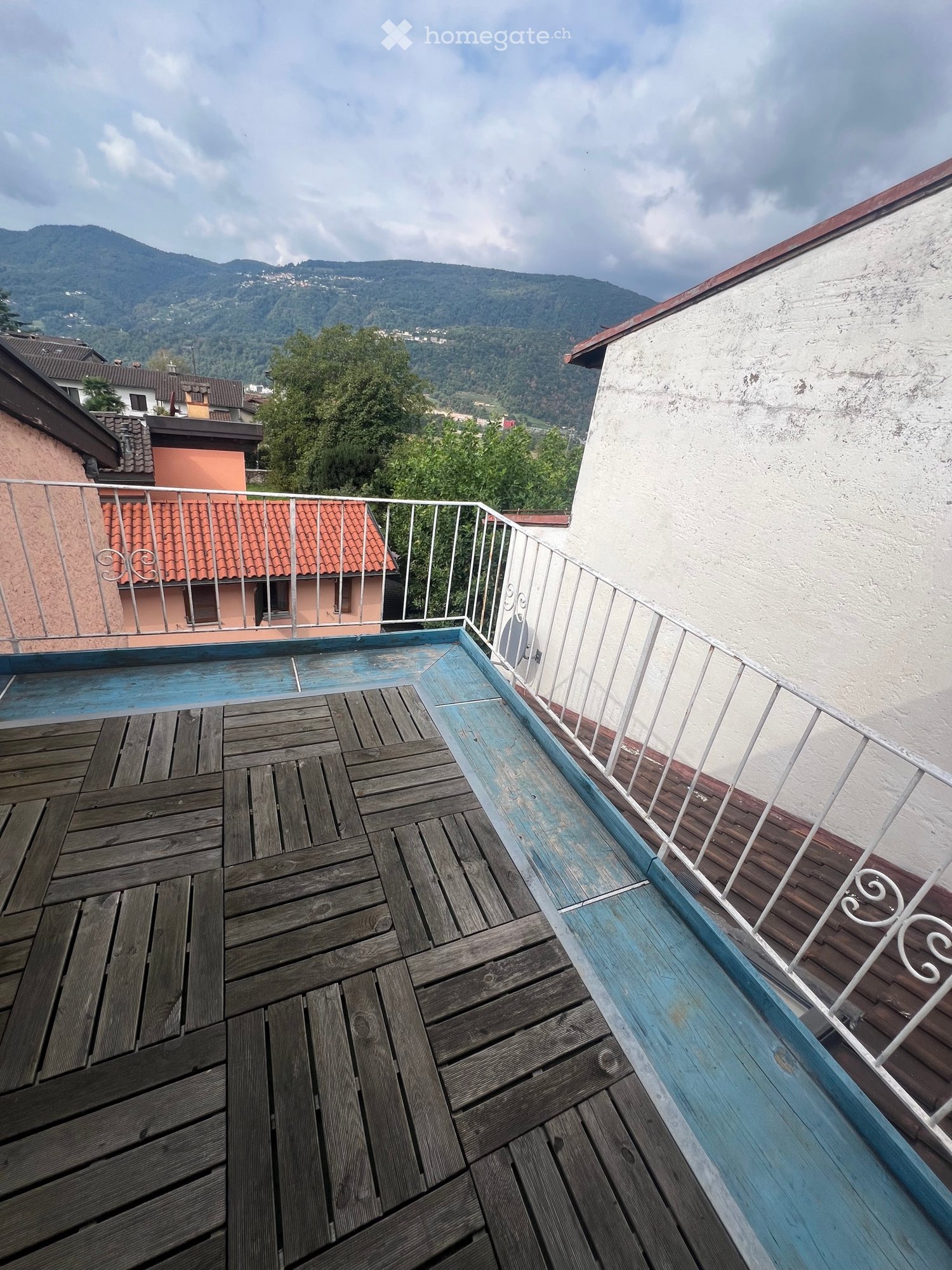 5 rooms apartment