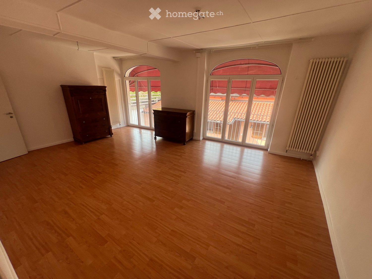 5 rooms apartment