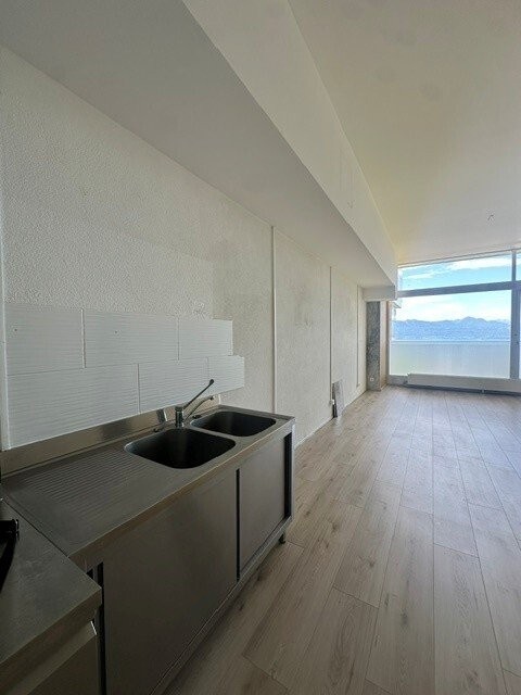 65m² negozio, foto 3 di 6