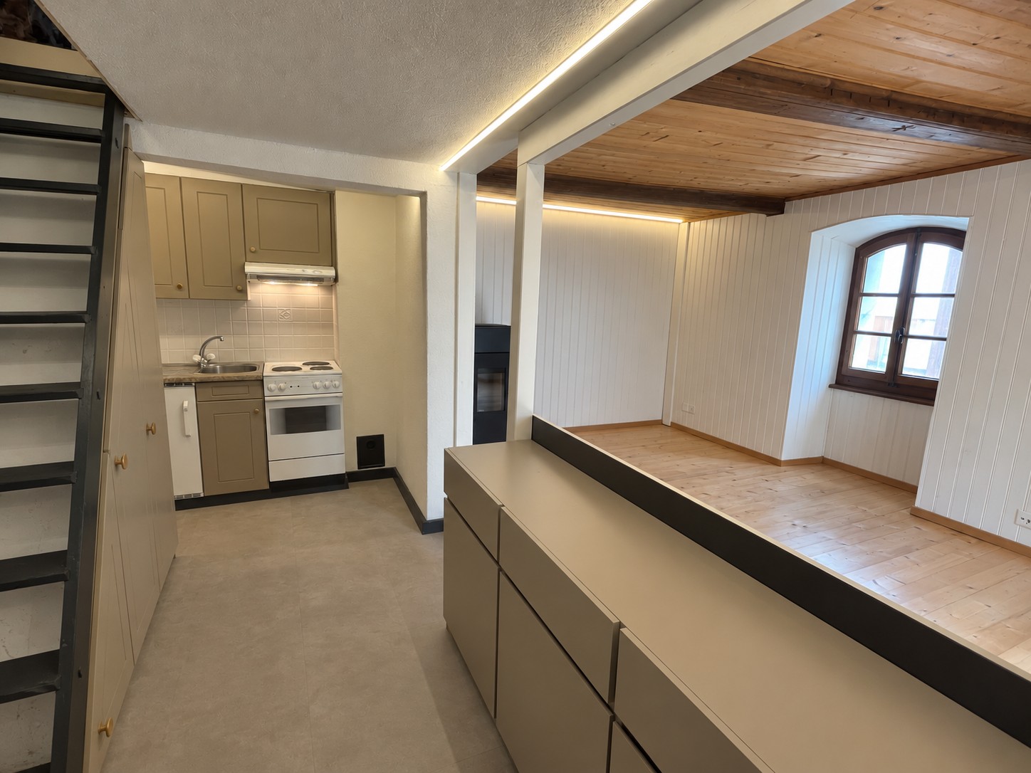 2 rooms single house