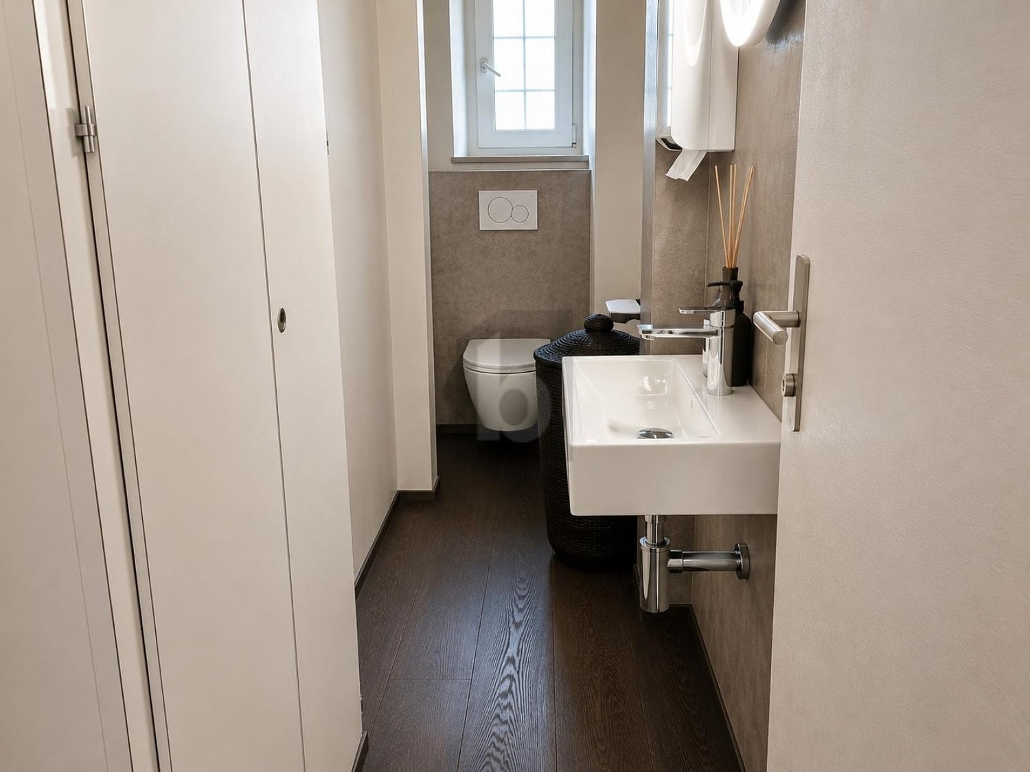 34m² office