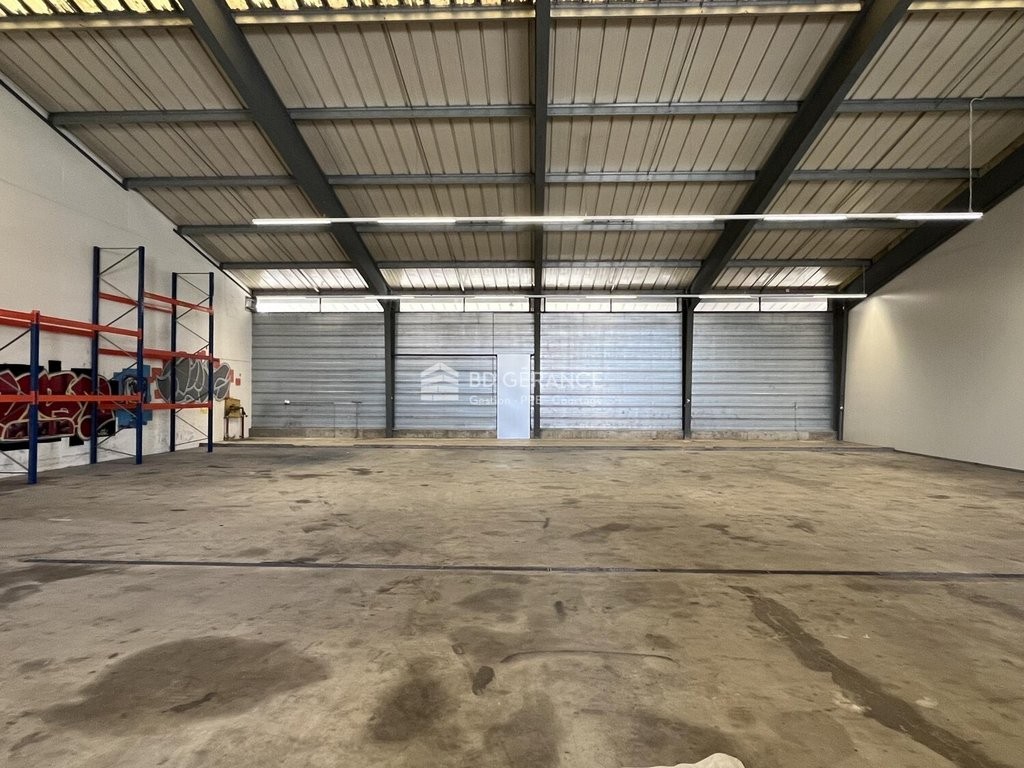 500m² deposito, foto 1 di 4