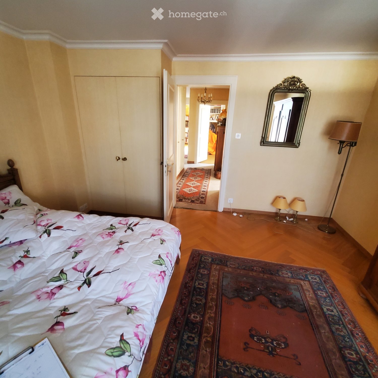 5 rooms apartment