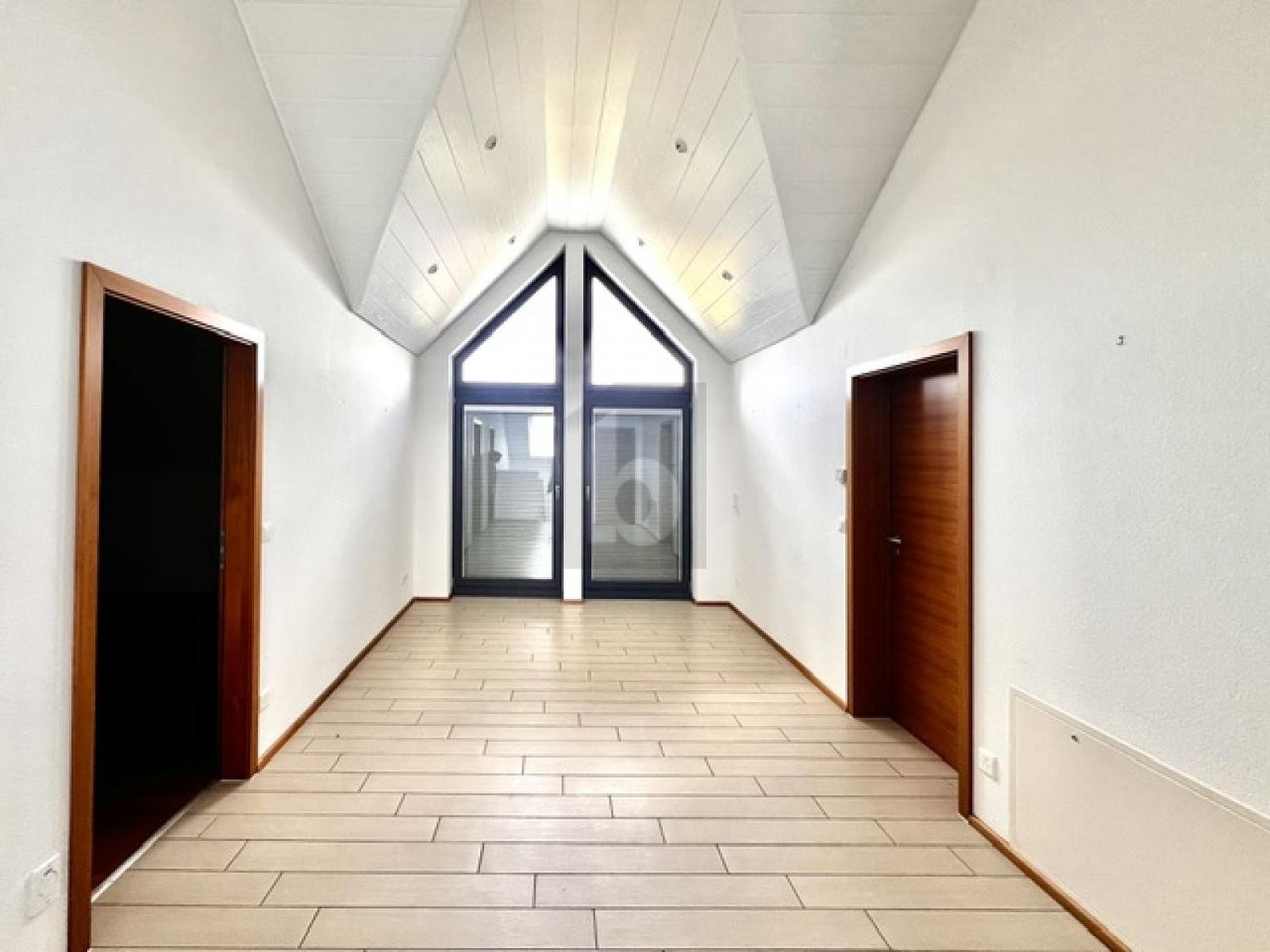 8 rooms single house