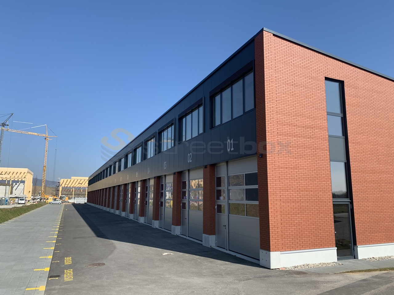 115m² commercial
