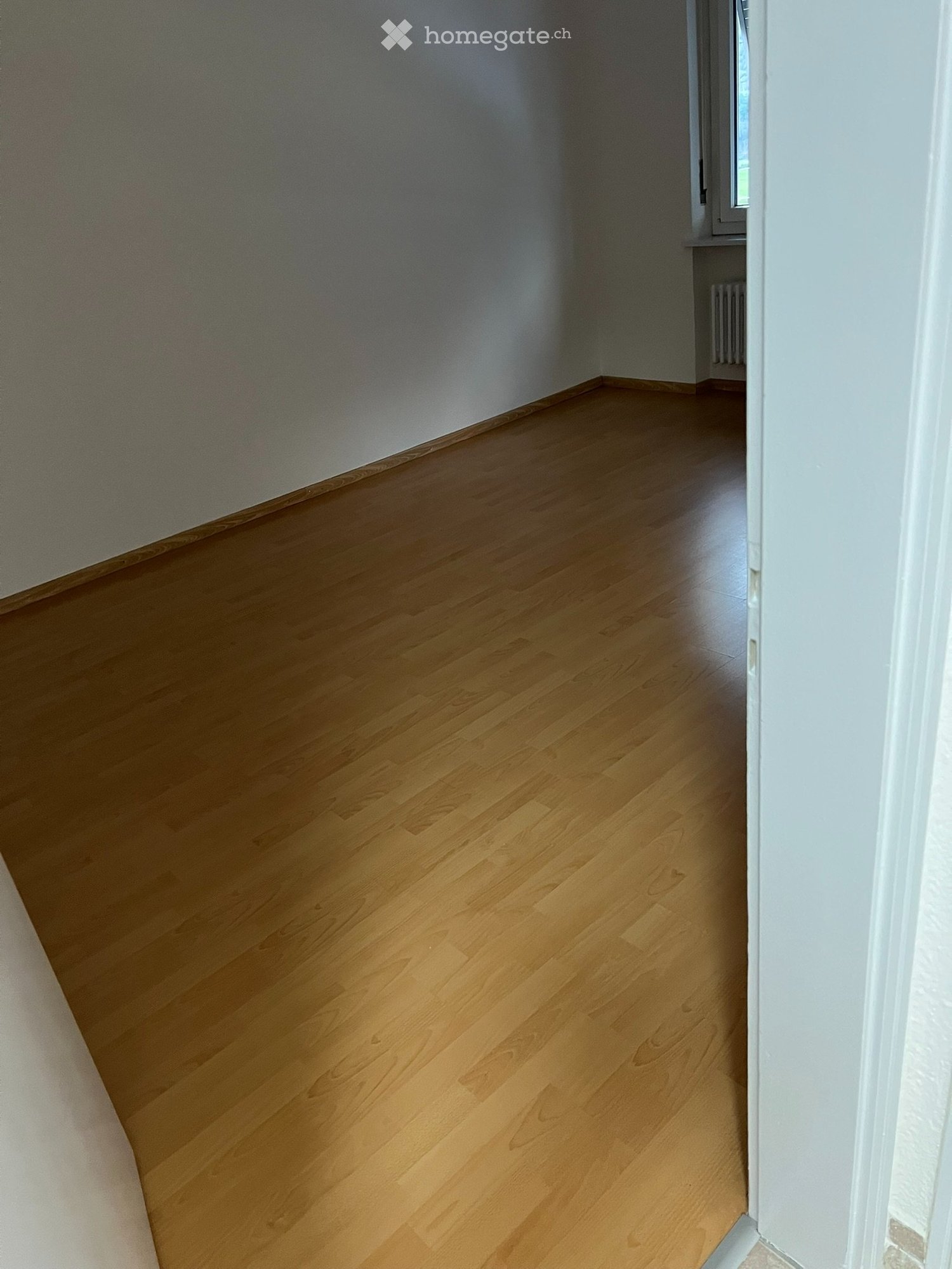 3 ½ Zimmer-Wohnung

3.5-Zimmer-Wohnung von ca. 80 m2, obere Etage, mit schöner offener Aussicht und totaler Privatsphäre.
Zwei Schlafzimmer, zwei Badezimmer, Wohnzimmer, Küche, Terrasse
Ab sofort verfügbar
Parkplatz in der Tiefgarage PLUS AUSSENPARKPLATZ FÜR FR 100 OHNE IRGENDEINE ABRECHNUNG AM ENDE