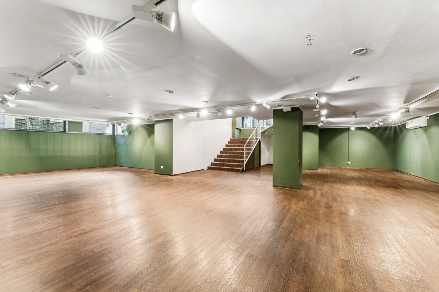 negozio di 281m²