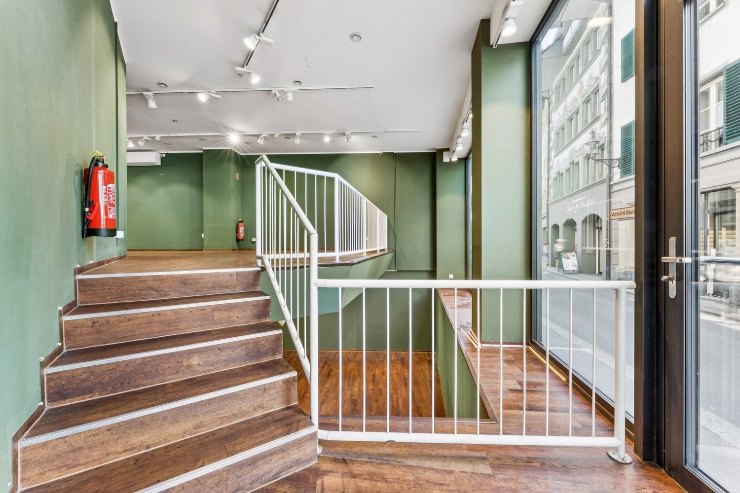 negozio di 281m²