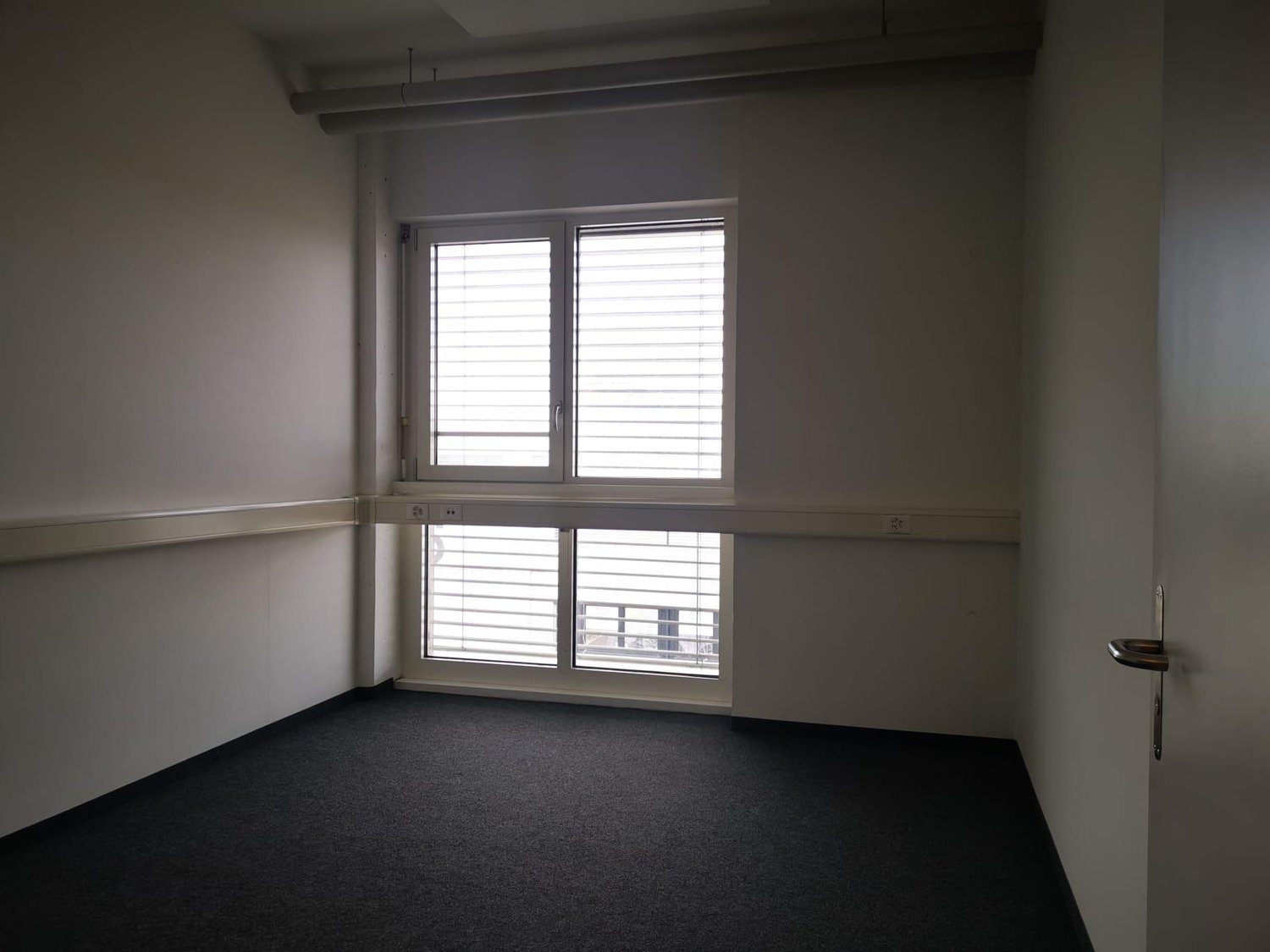 223m² office