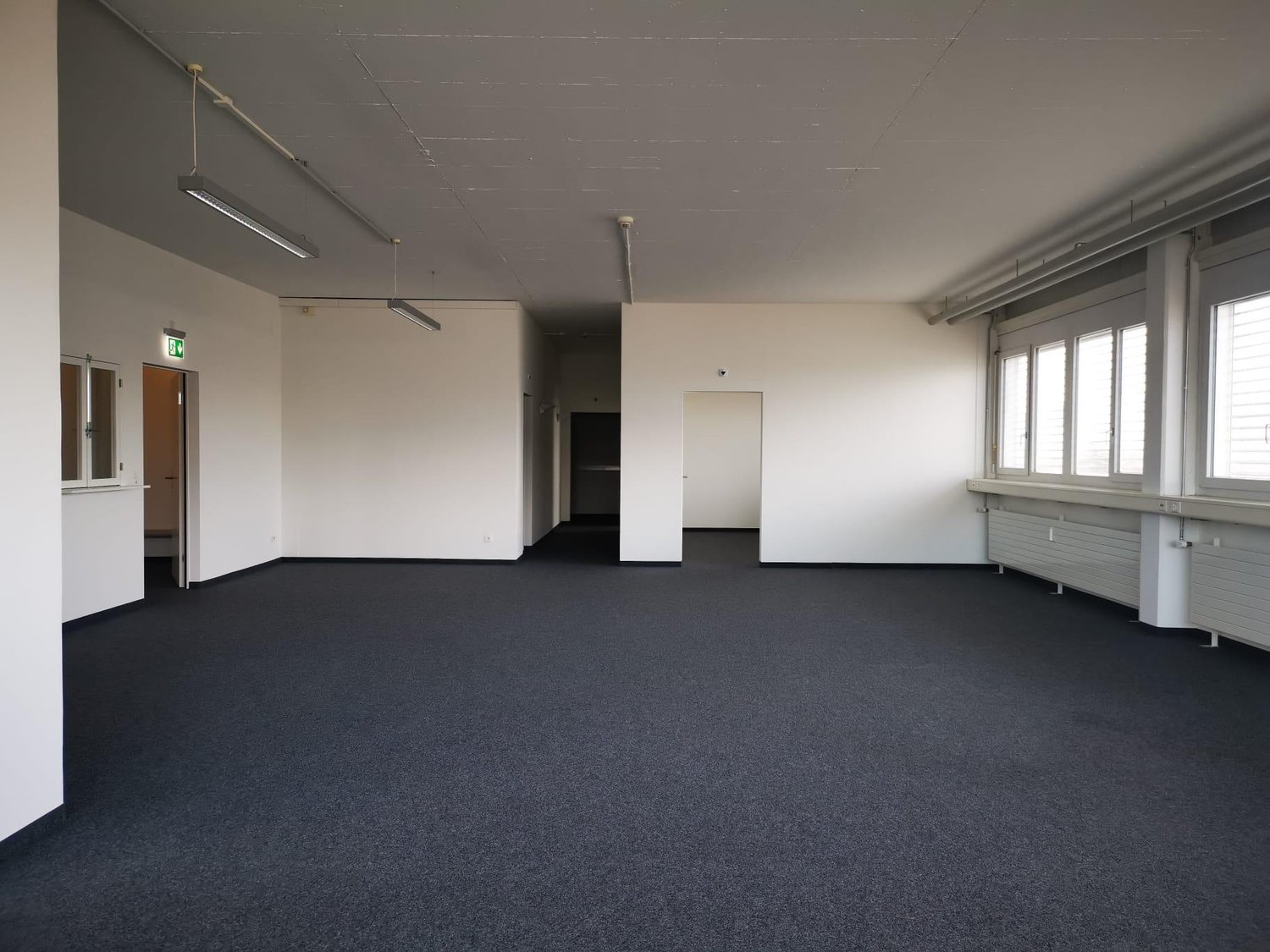 223m² office