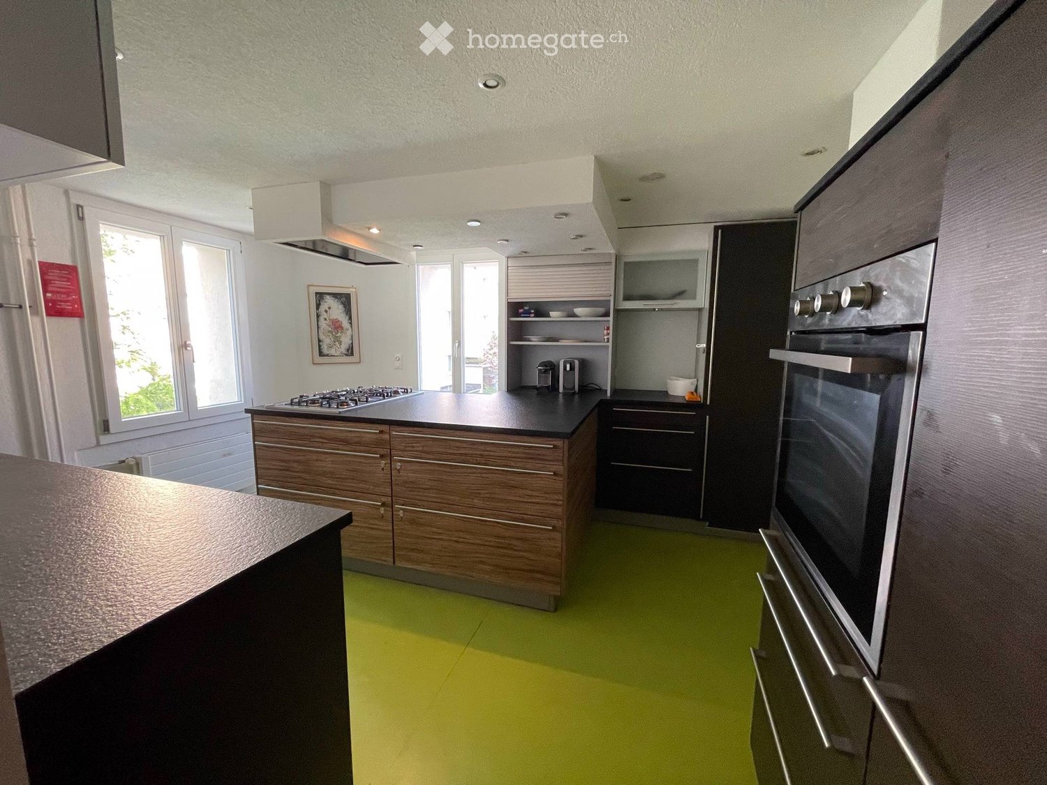 Stanza arredata a Niederuzwil, Bahnhofstrasse 152, 9244 Niederuzwil.   
  
La stanza arredata si trova in un edificio residenziale nel centro di Niederuzwil.   
  
Bagno, WC, lavatrice / asciugatrice, cucina vengono utilizzati in comune con gli altri inquilini della casa.   
  
Un bel giardino con z, foto 1 di 3