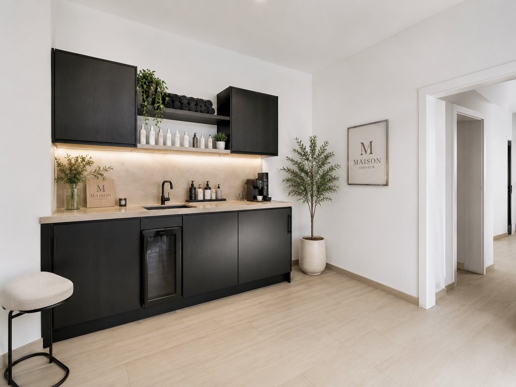 70m² shop