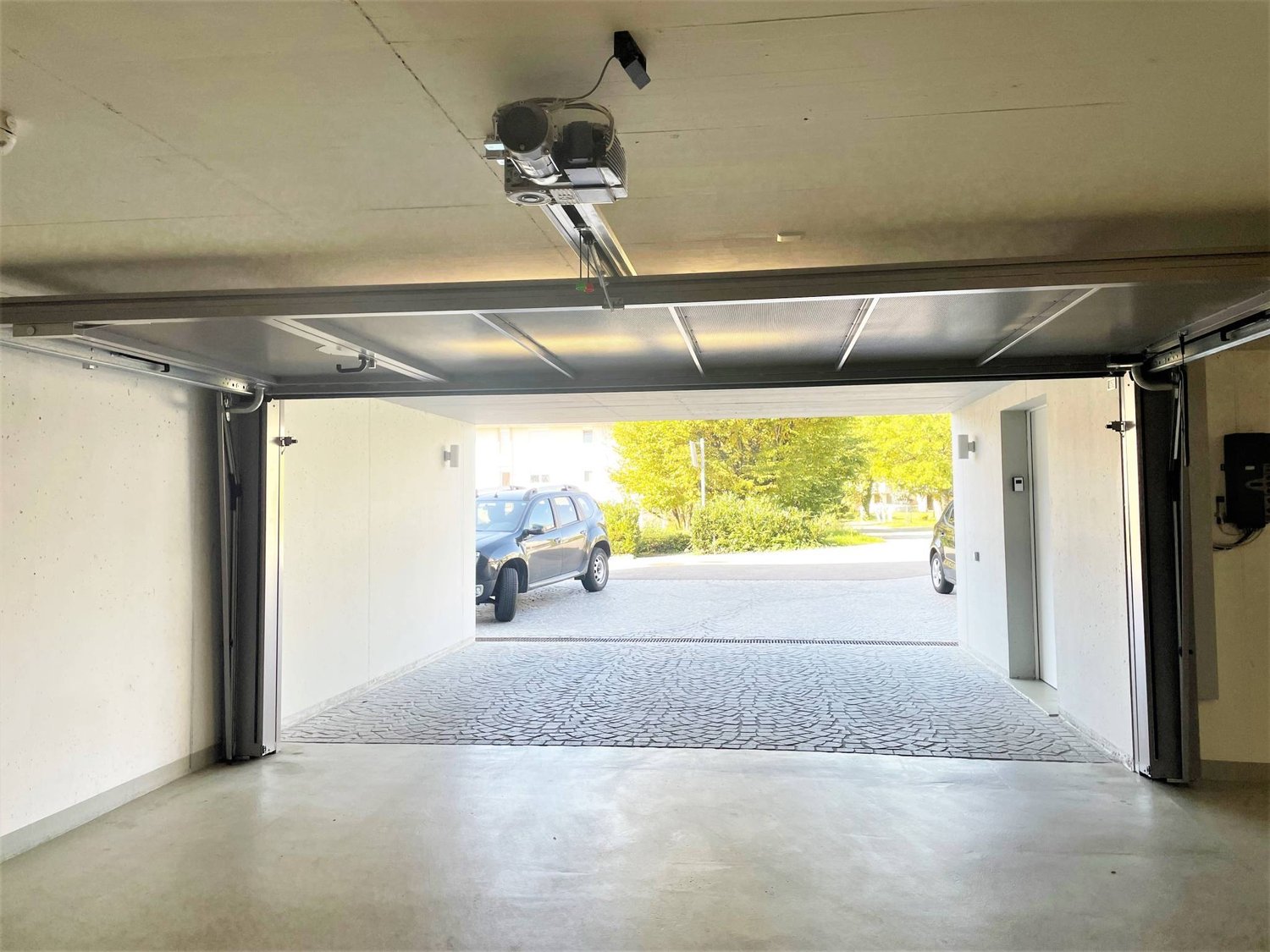 247m² arcade