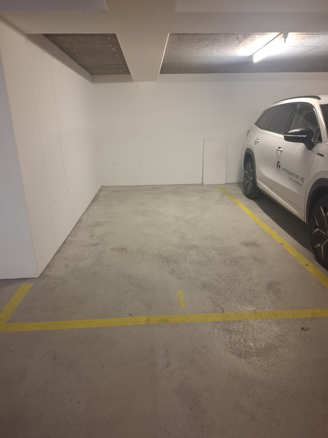 Posto auto interrato, foto 2 di 7