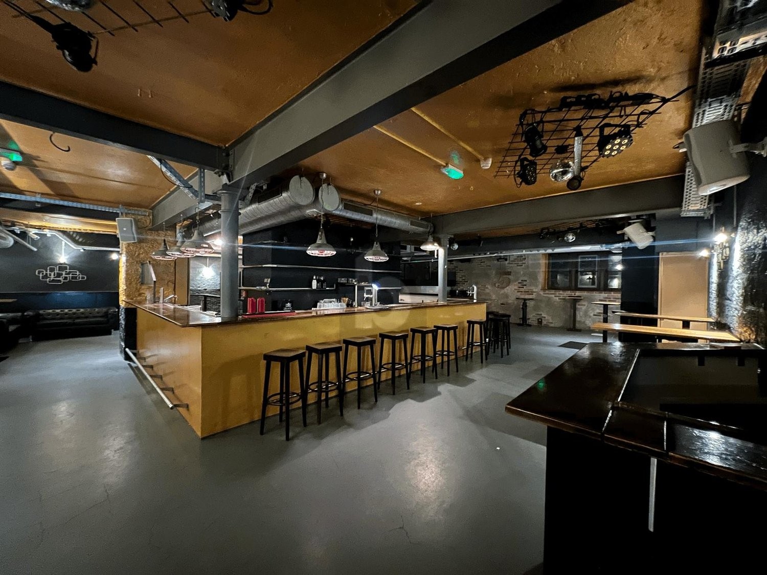 180m² restaurant