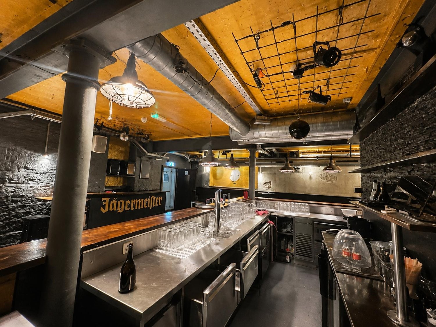 180m² restaurant