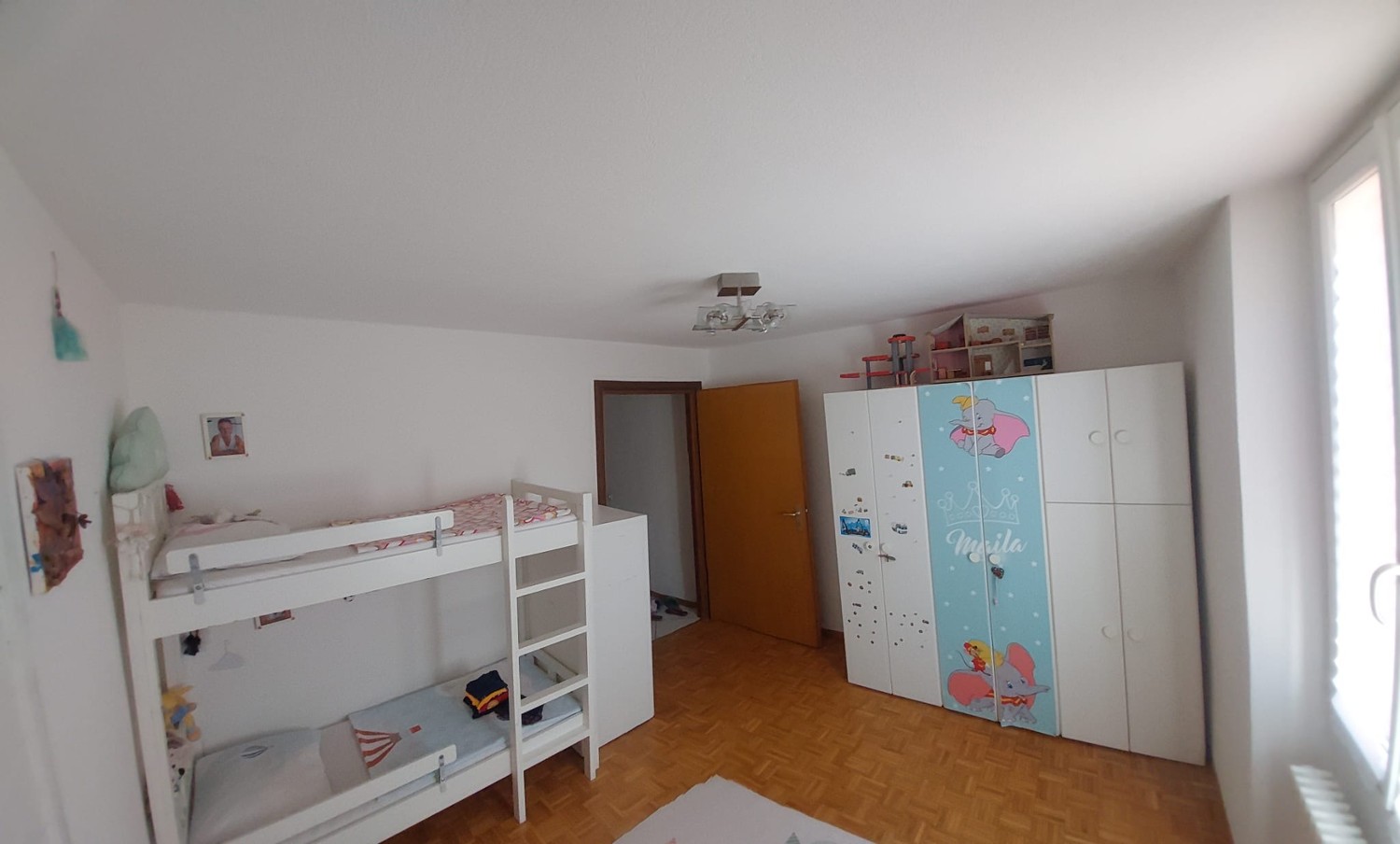 5 rooms apartment