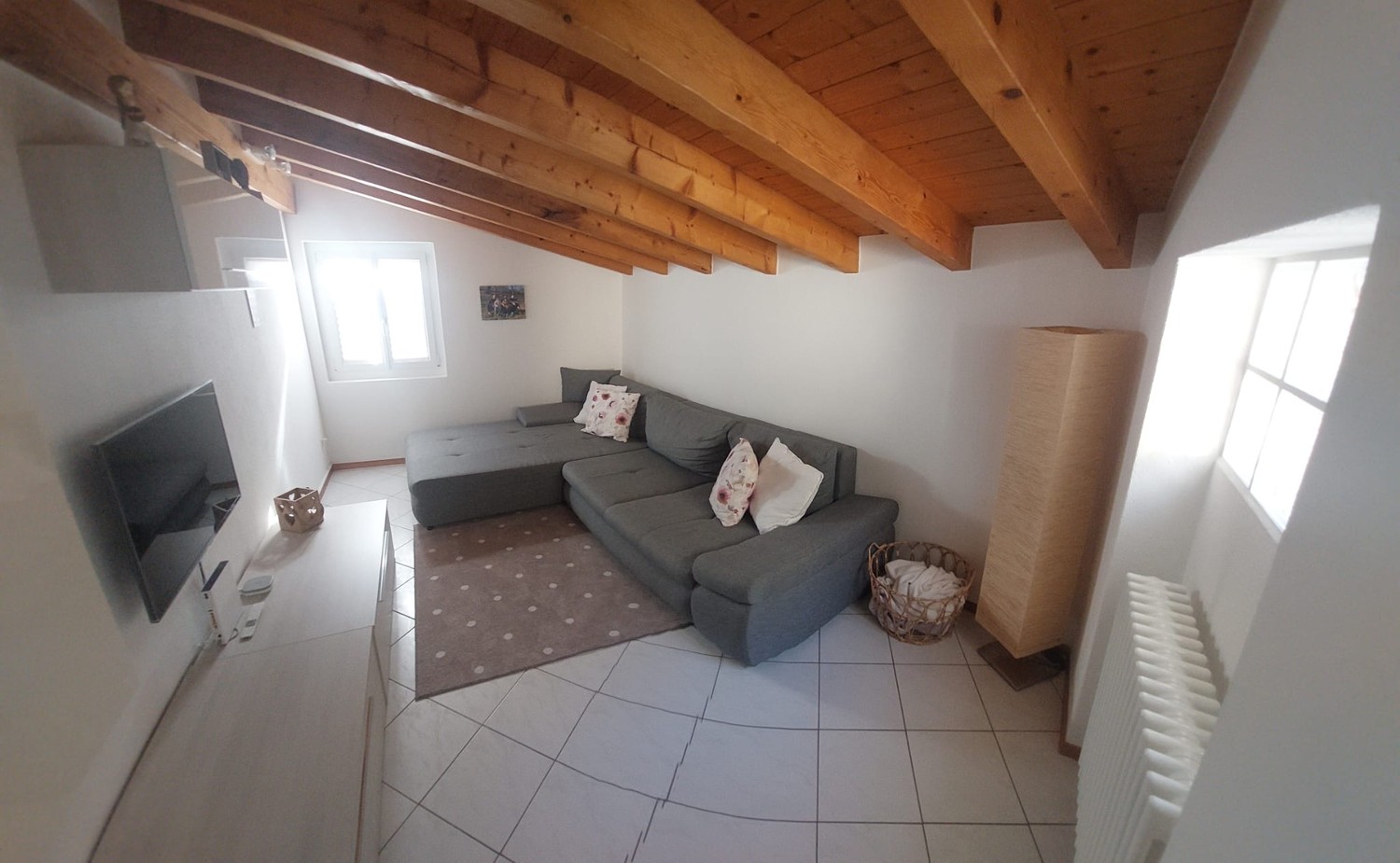 5 rooms apartment