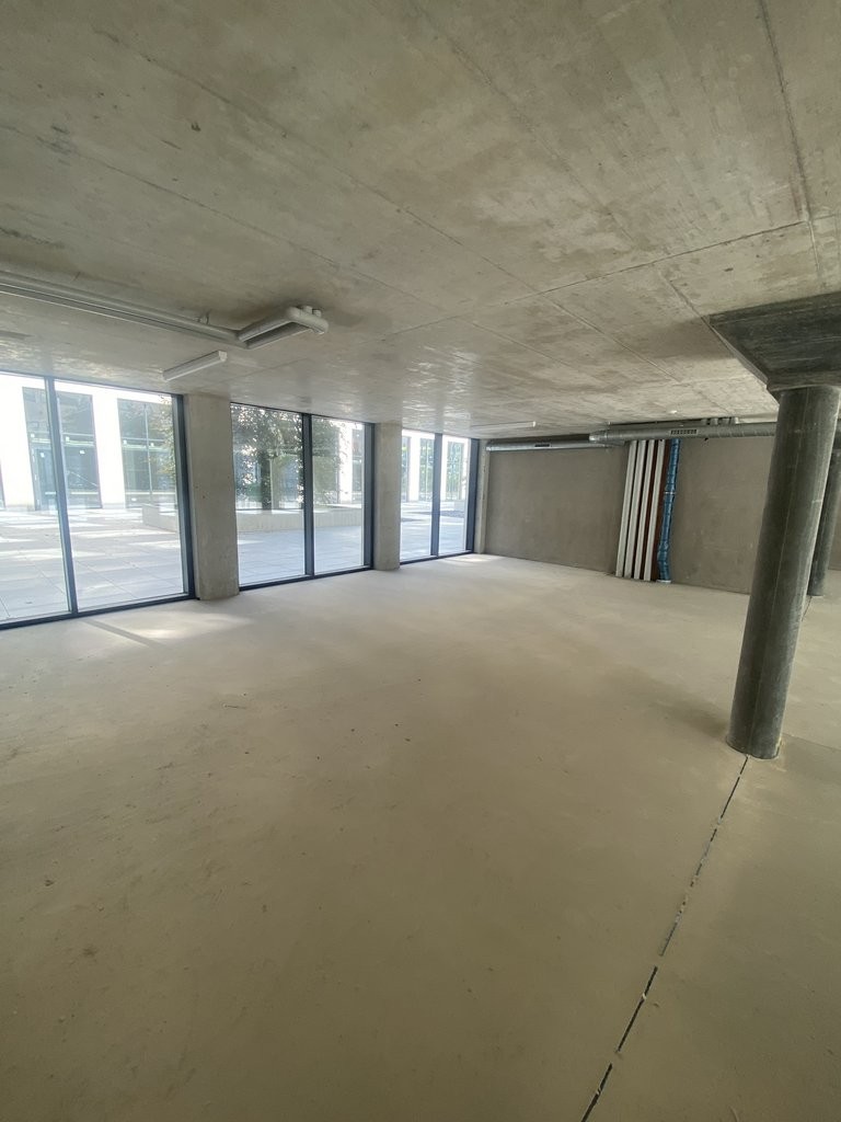 145m² commerciale, foto 3 di 7