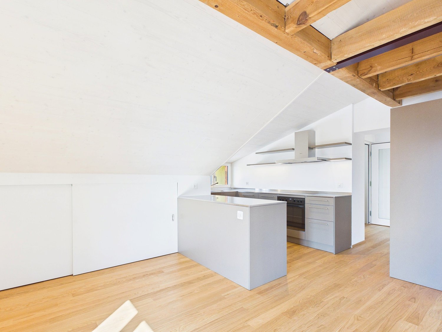 appartamento mansardato di 2 ½ locali, foto 3 di 10